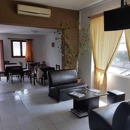 Hotel Paralia Nea Karvali Bagian luar foto
