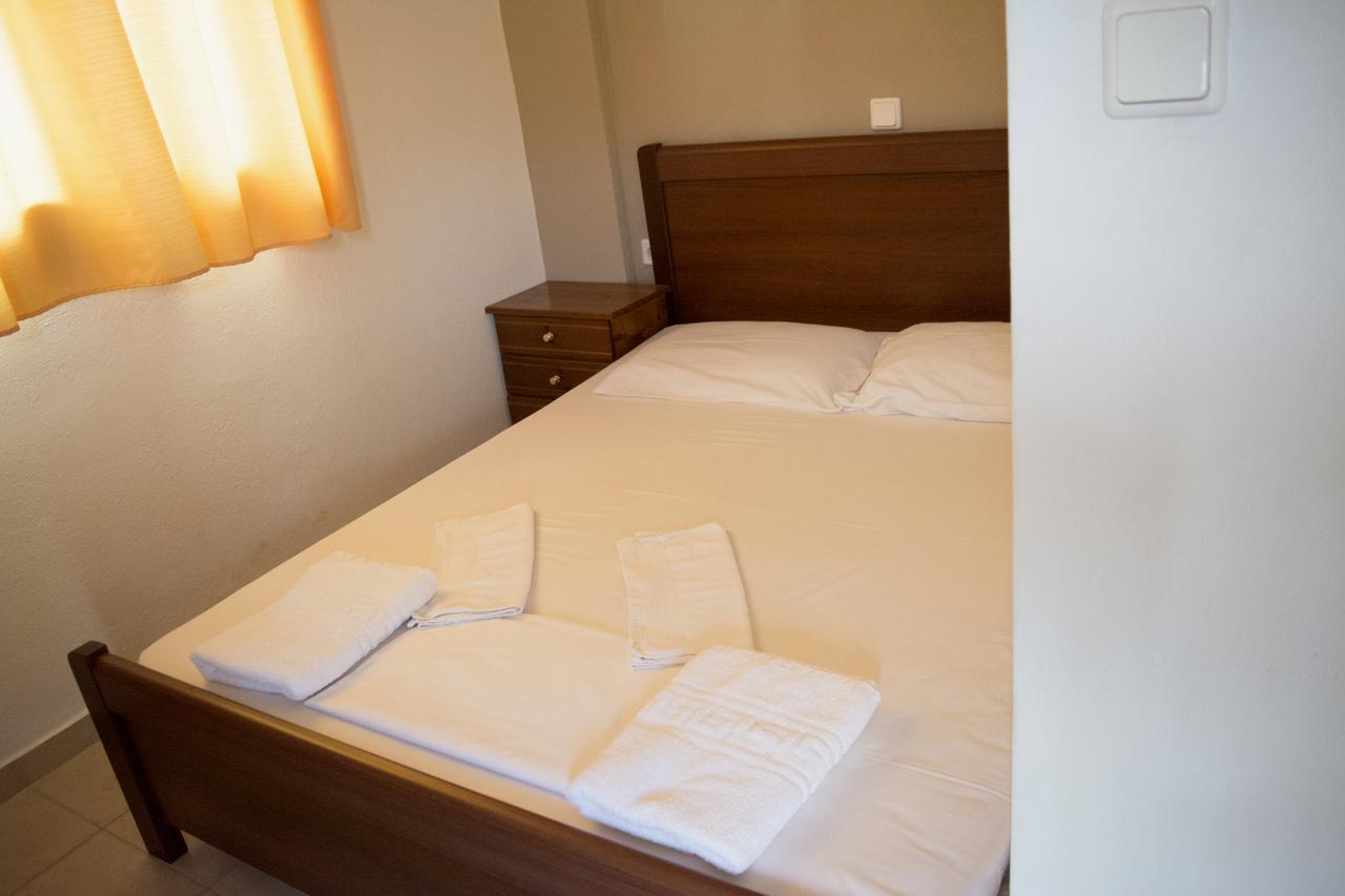 Hotel Paralia Nea Karvali Bagian luar foto