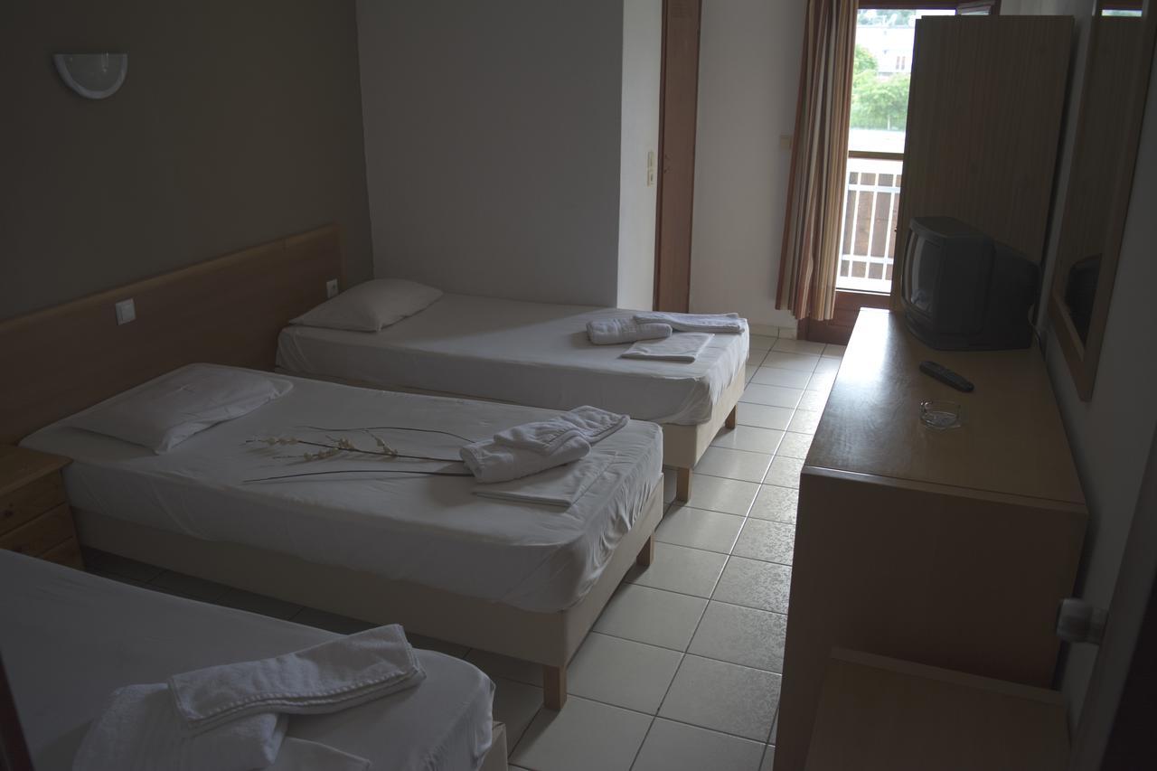 Hotel Paralia Nea Karvali Bagian luar foto