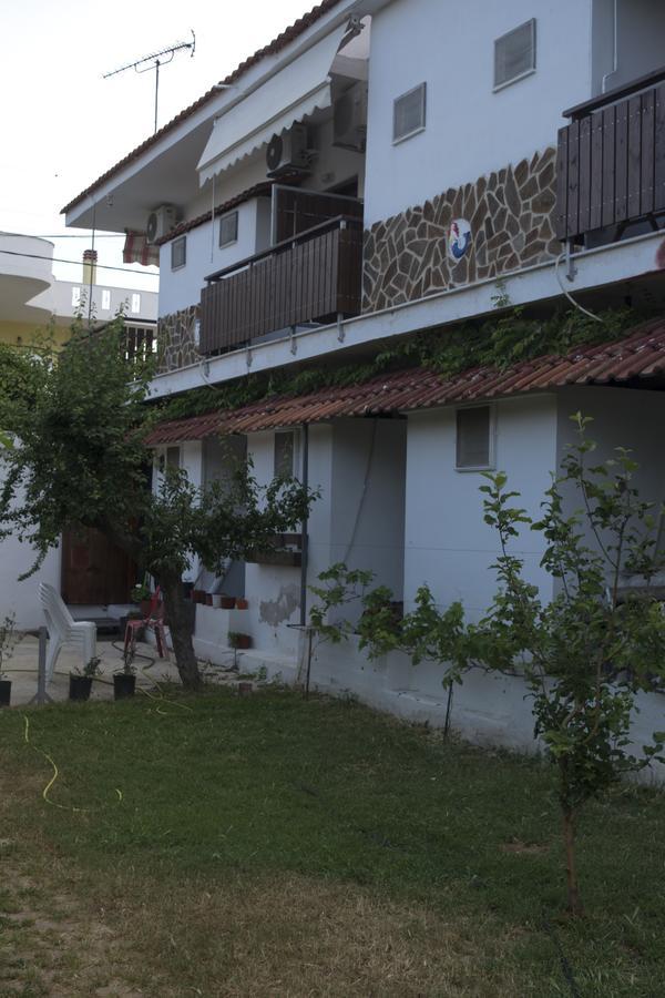 Hotel Paralia Nea Karvali Bagian luar foto
