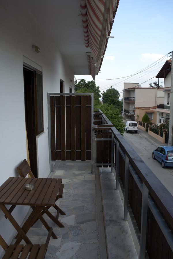 Hotel Paralia Nea Karvali Bagian luar foto