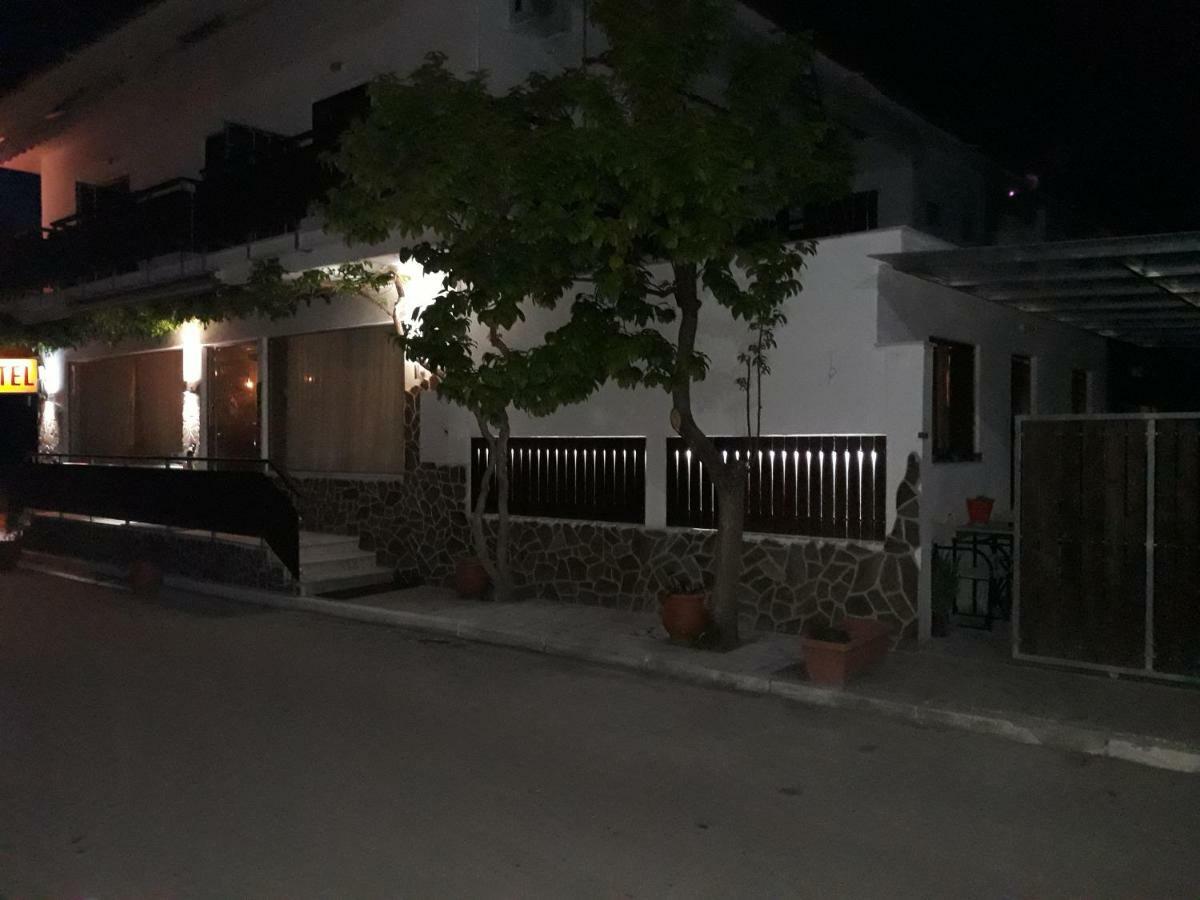 Hotel Paralia Nea Karvali Bagian luar foto